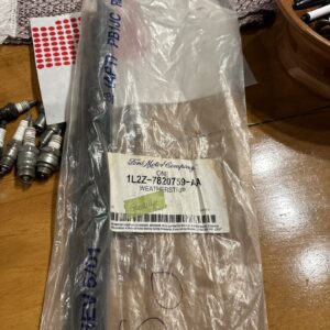 New OEM 2002-2010 Ford Mercury Front Door Lower Weatherstrip Seal Left LH