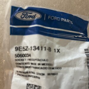 OEM NEW 2010-2019 Ford F-150 Lincoln MKC Left Signal Bulb Socket 9E5Z-13411-B
