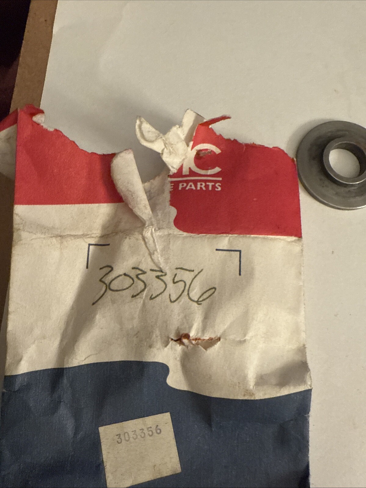 OMC 303356 Crankcase Plate NOS - Image 3