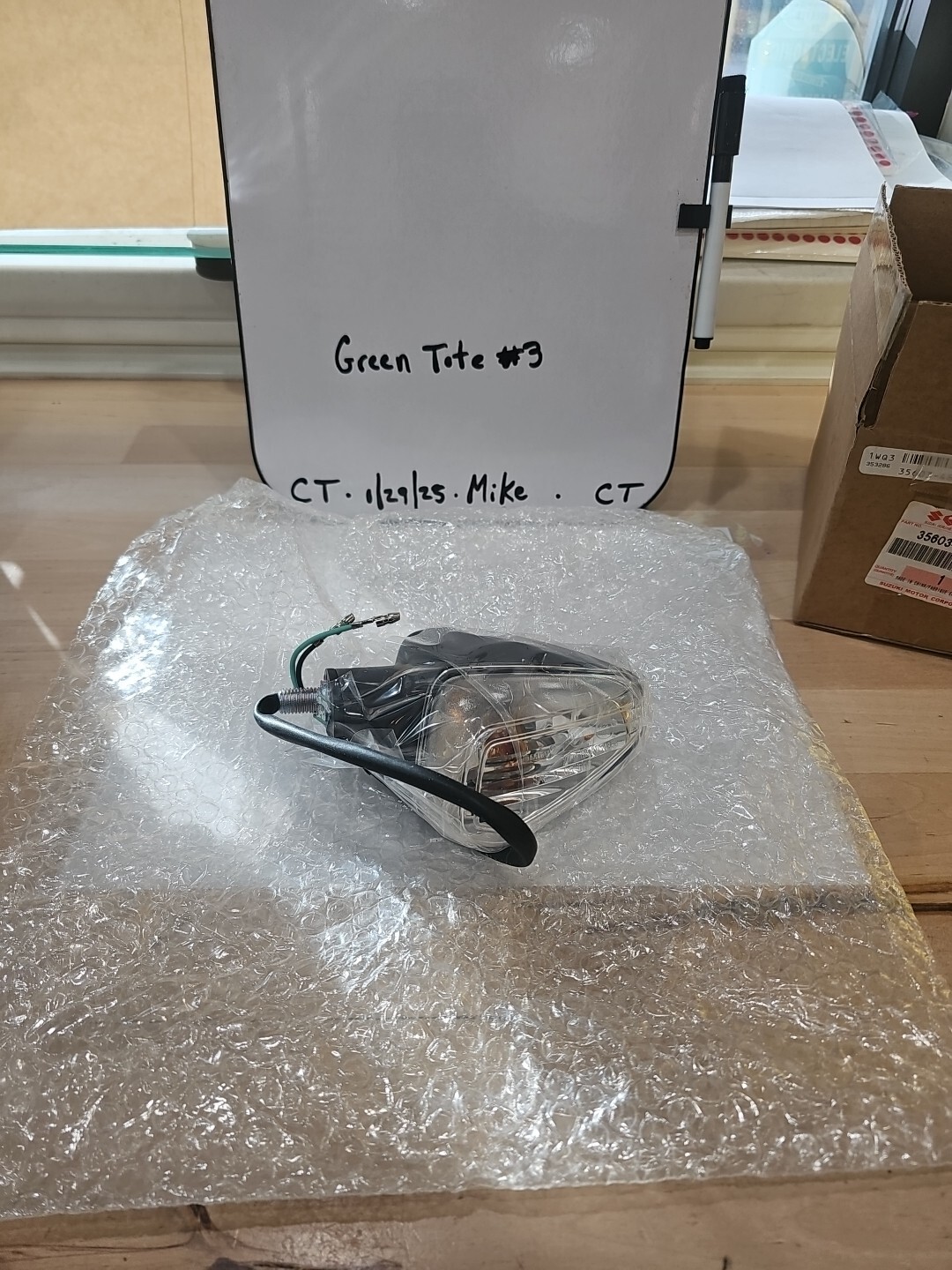 SUZUKI GW250 13-15 17 Turnsignal Lamp Assy R 35603-48H02