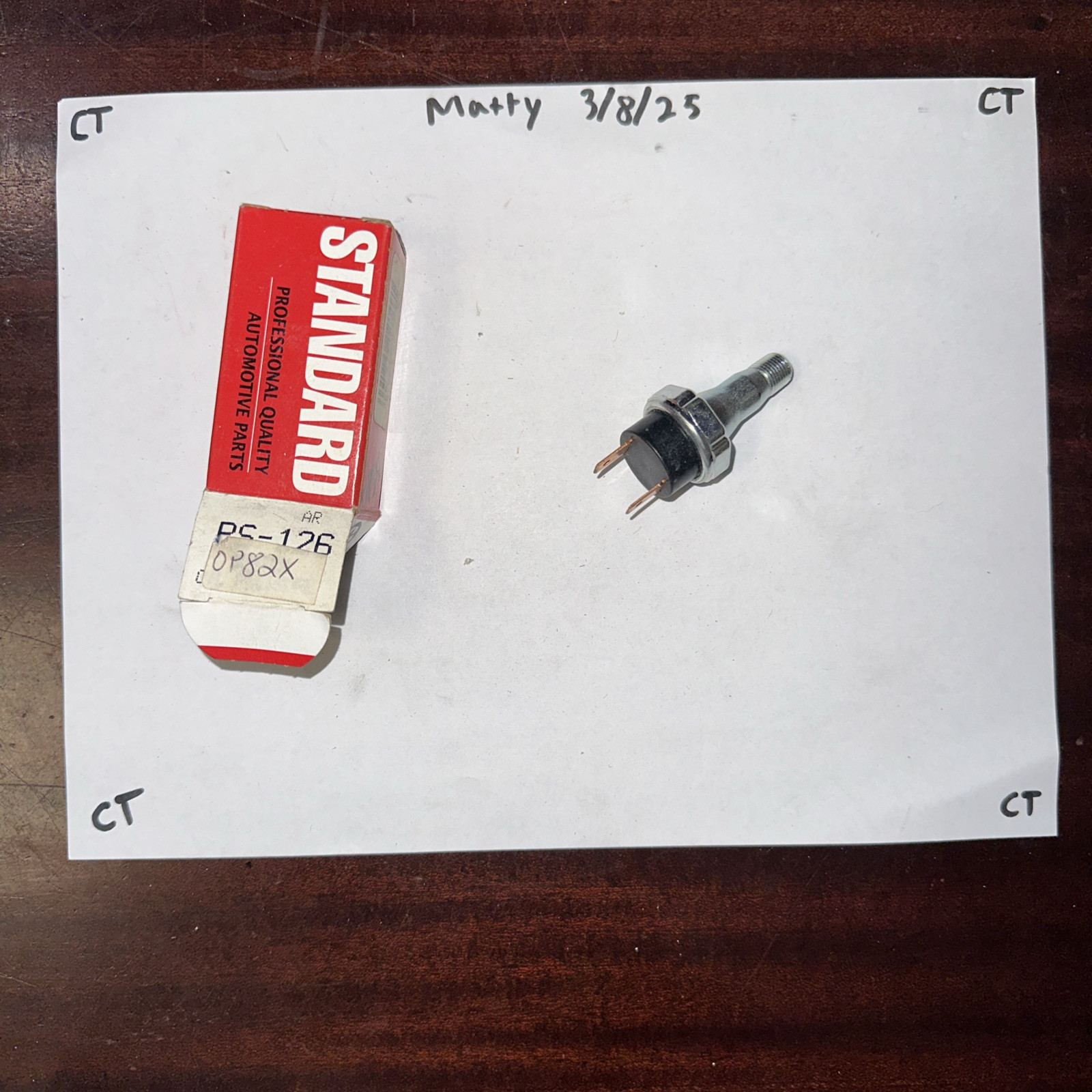 Standard Motor Products PS-126 Engine Oil Pressure Sender For Light