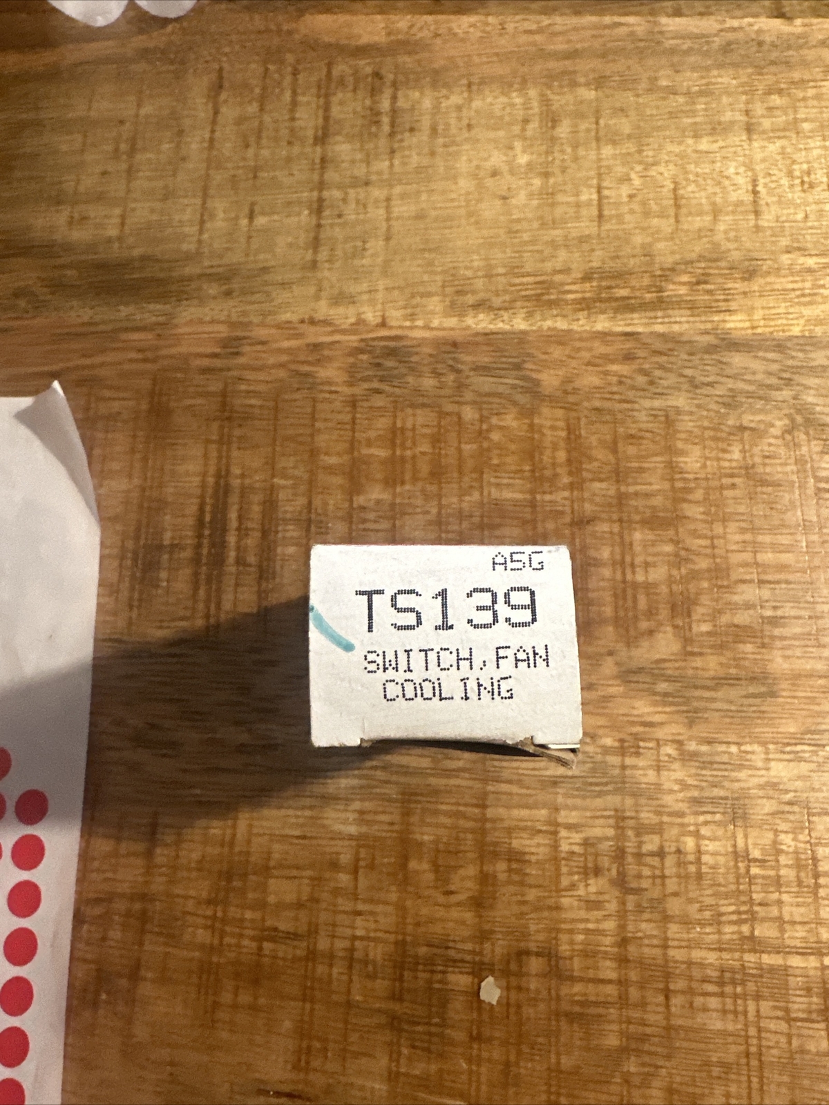 Standard Motor Products TS139 Engine Coolant Fan Temperature Switch