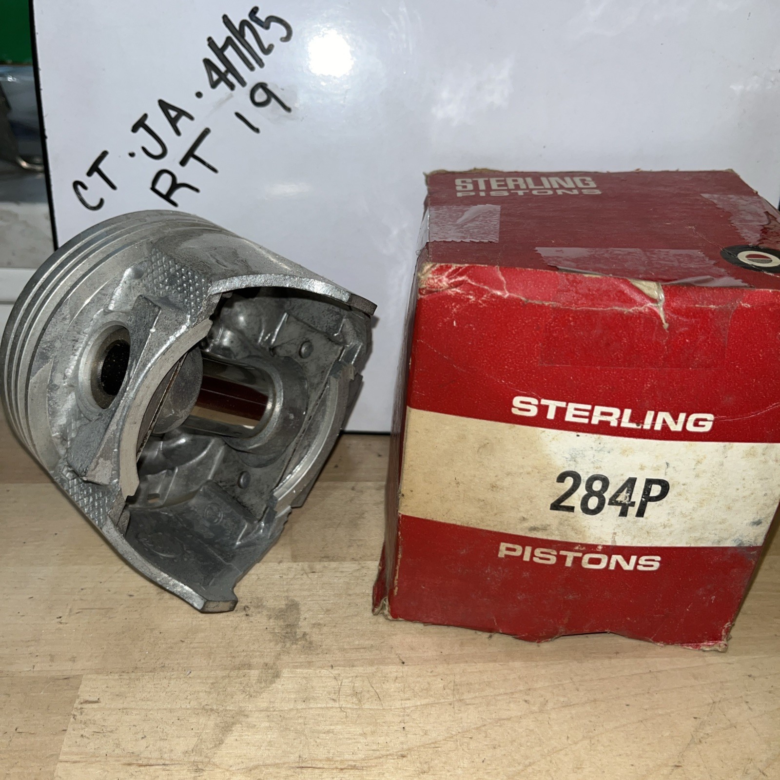 Sterling Pistons Vintage 284-P NOS