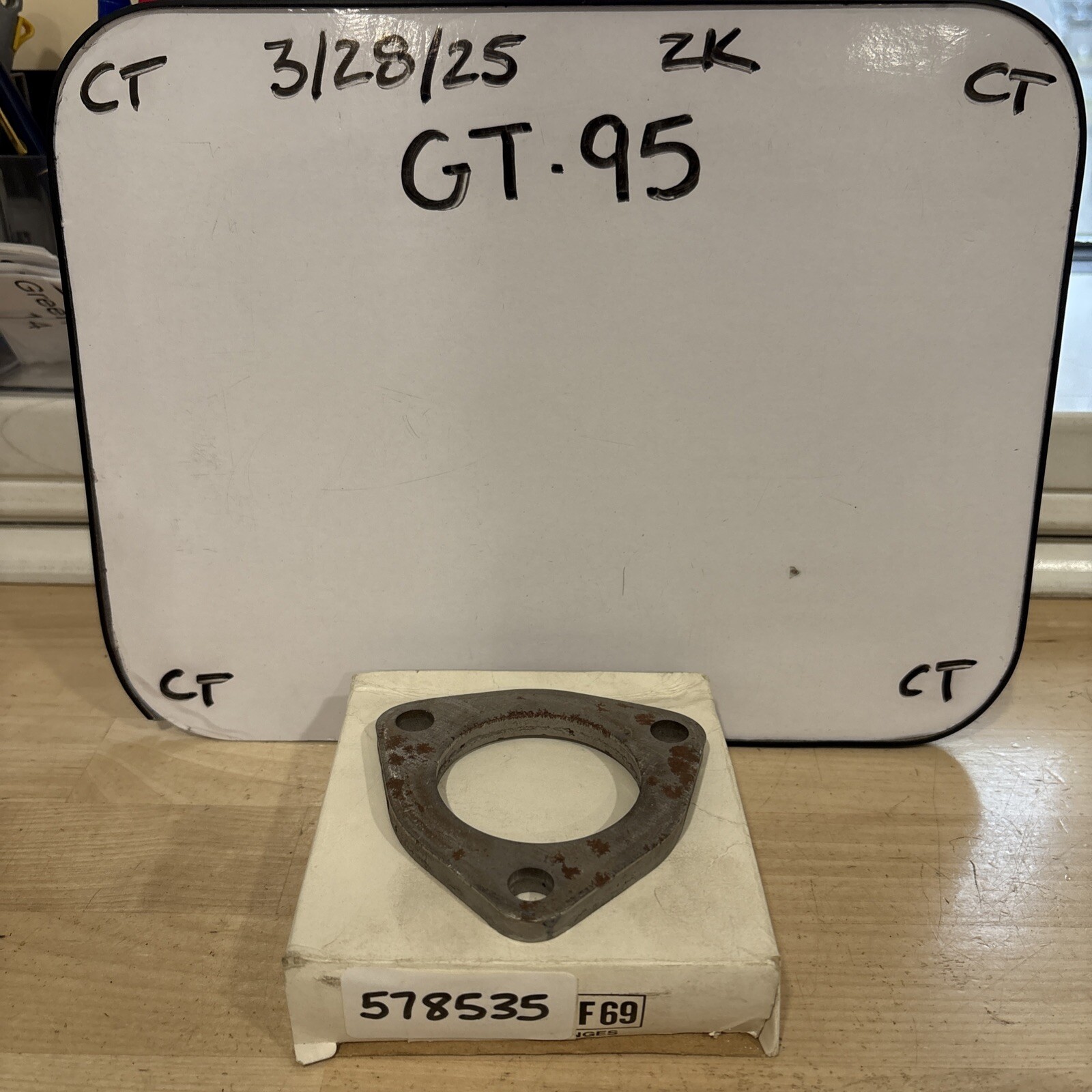 Unbranded Exhause Flange 578535 (F69) (surface rust)