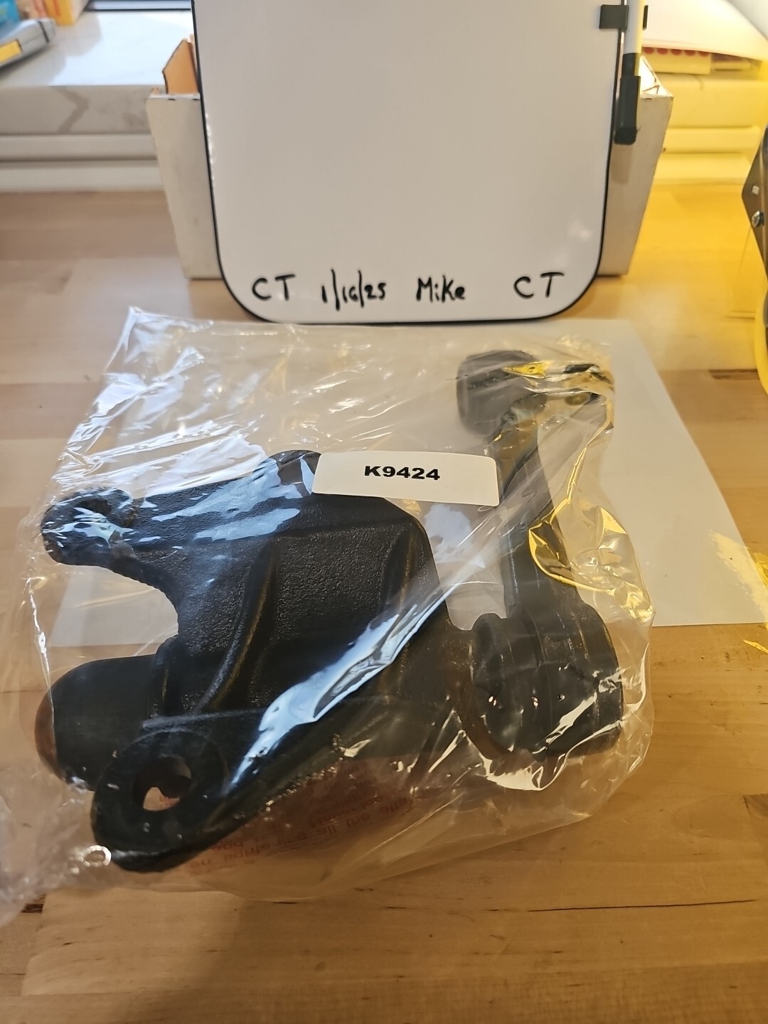 XRF Idler Arm K9424 For Toyota 86-91 4Runner, 86-95 Pickup